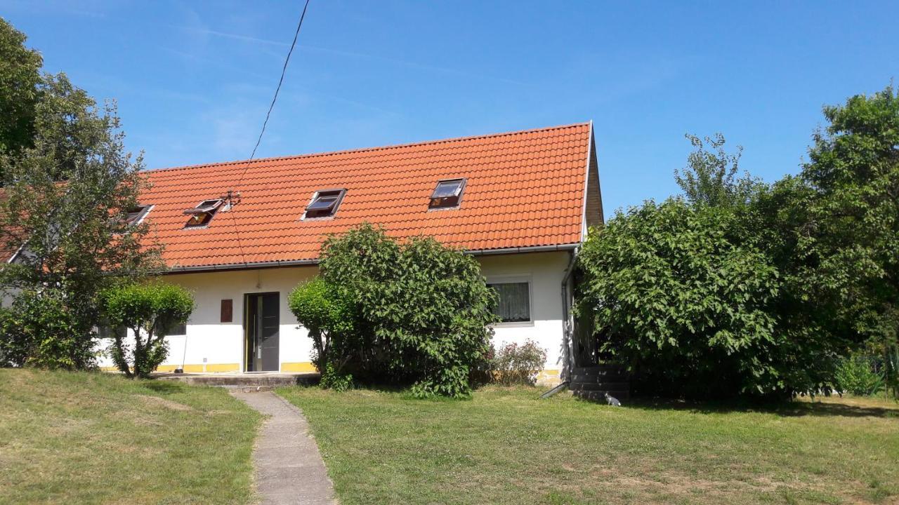 Ferienhaus Plattensee/Balaton Villa Szolad Luaran gambar